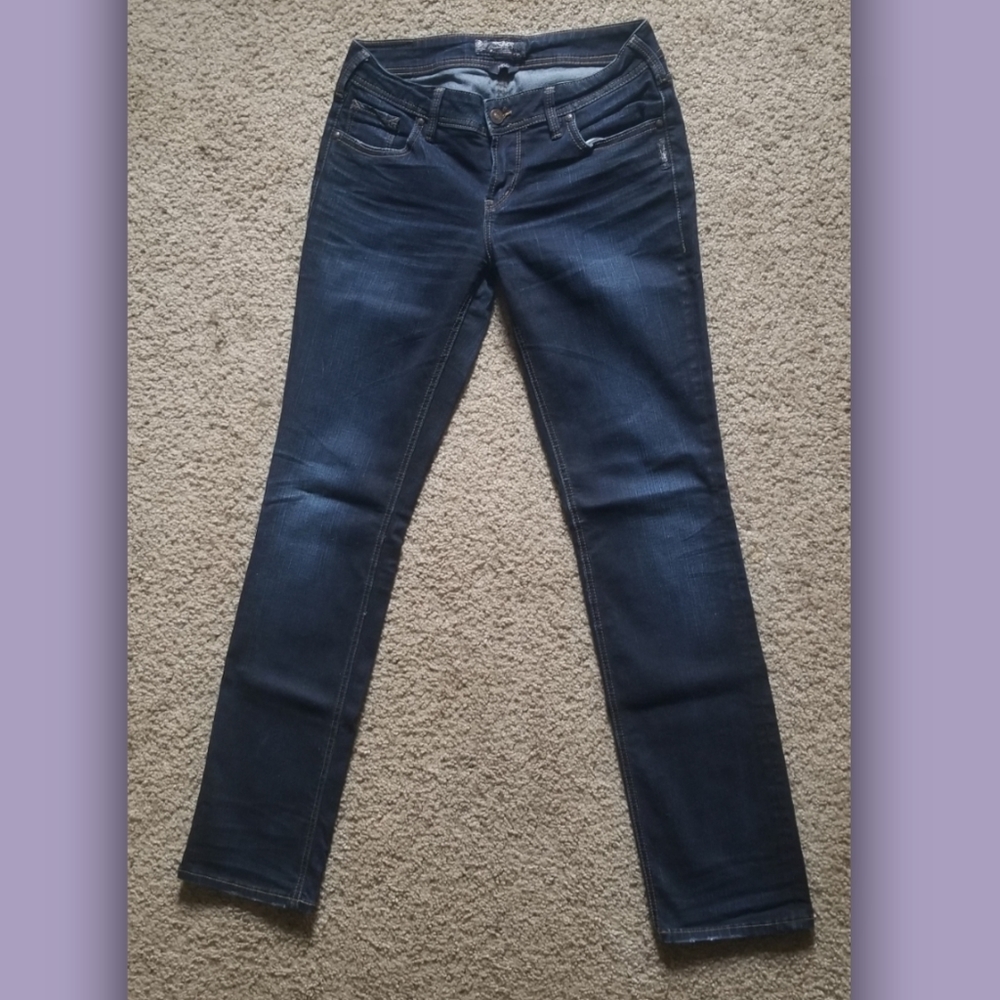 NWOT Silver Aiko Mid Straight Jeans